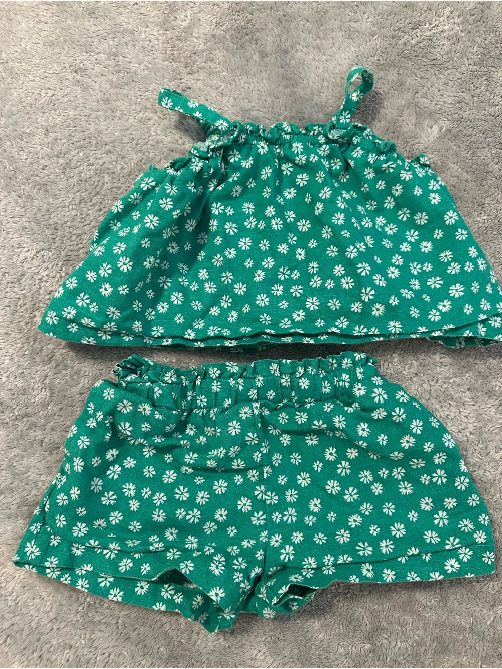 GAP Girls Green Daisy Print Tank Top & Shorts Set
